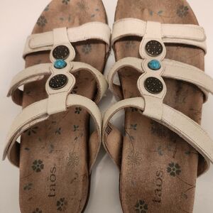 Taos Prize Slide Sandals, Size 10